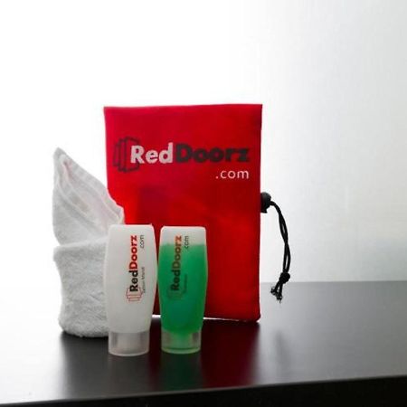 Reddoorz Near Tarumanagara University Jakarta Exterior photo